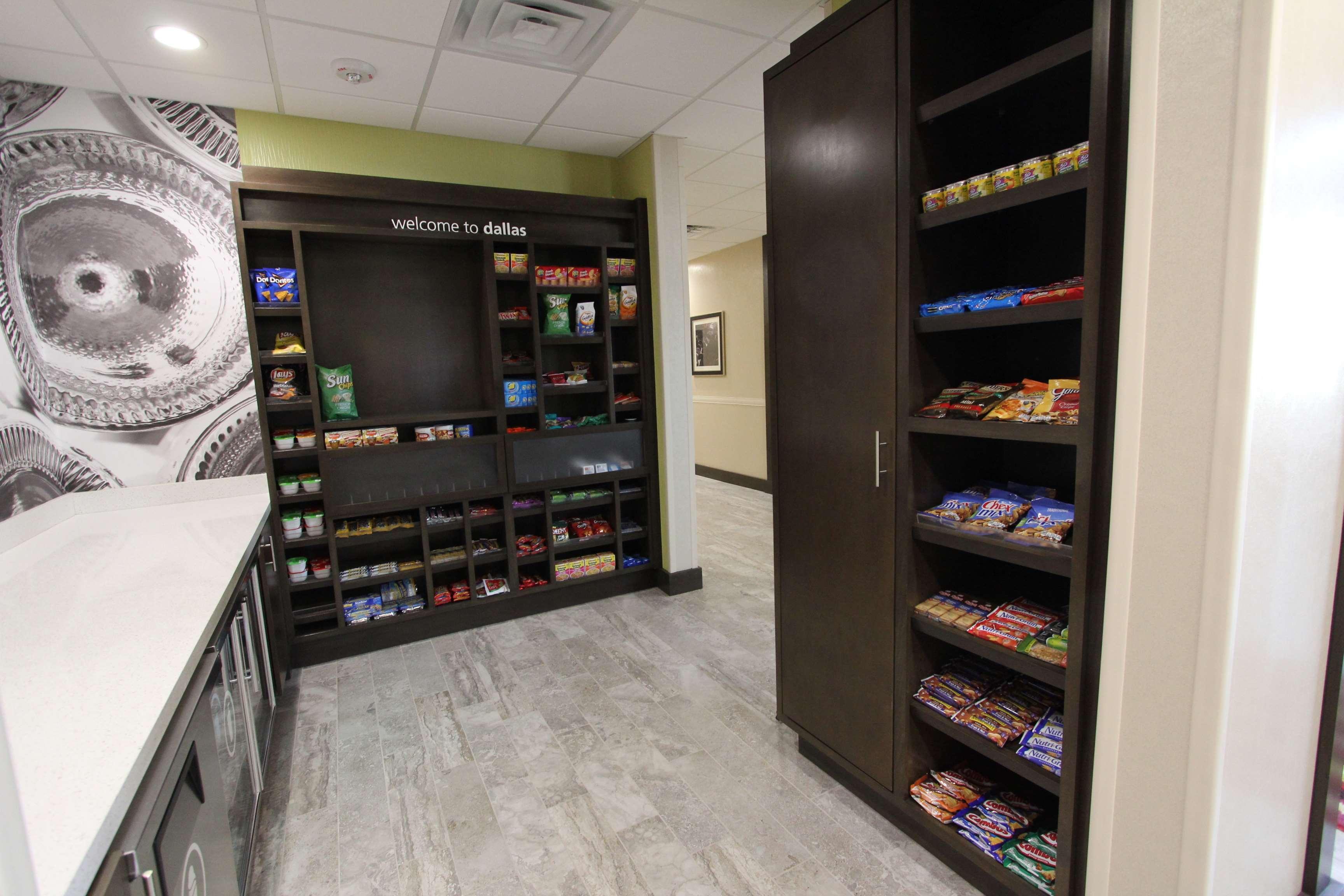 Hampton Inn&Suites Dallas Market Center Exteriör bild