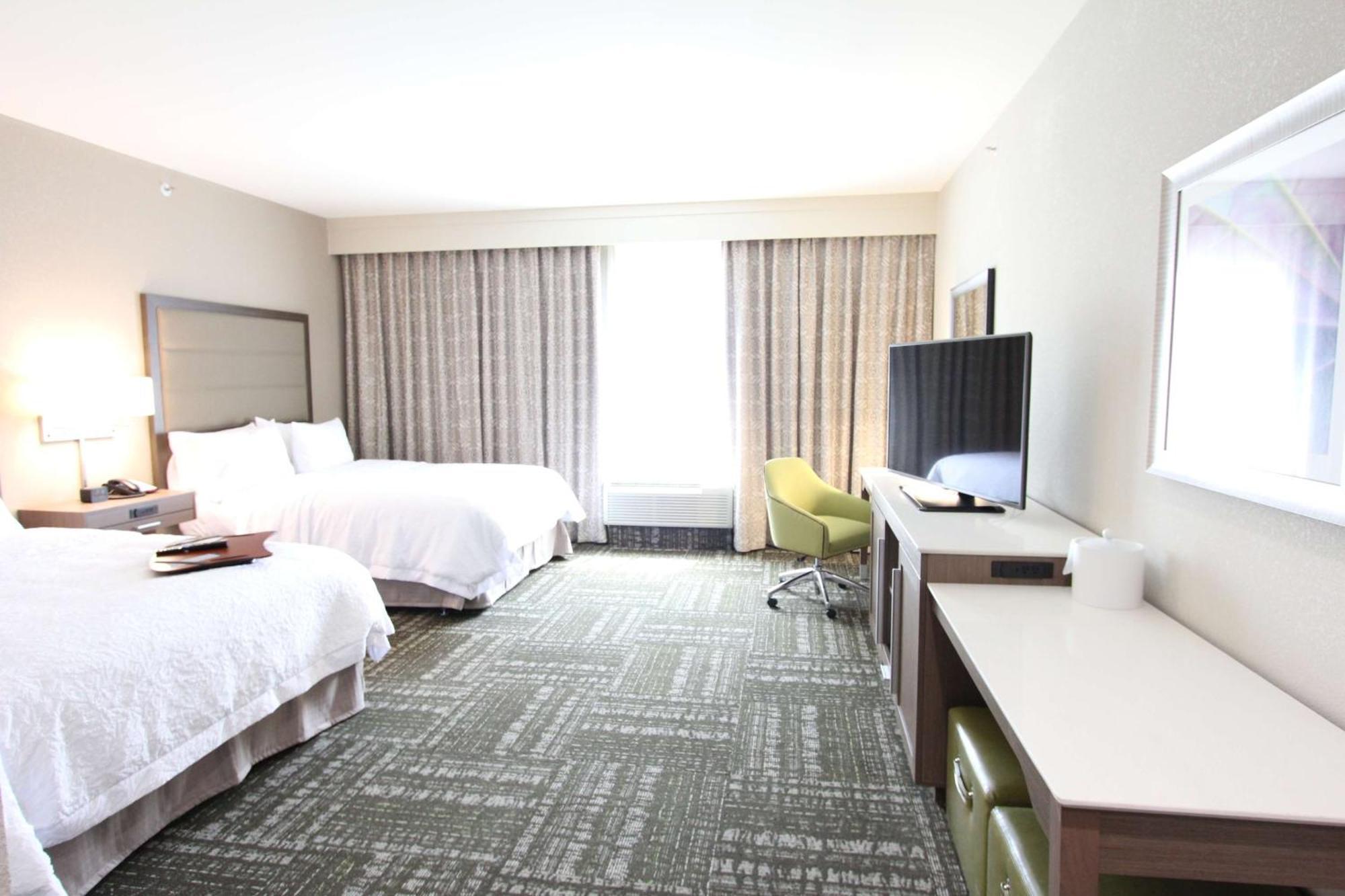 Hampton Inn&Suites Dallas Market Center Exteriör bild