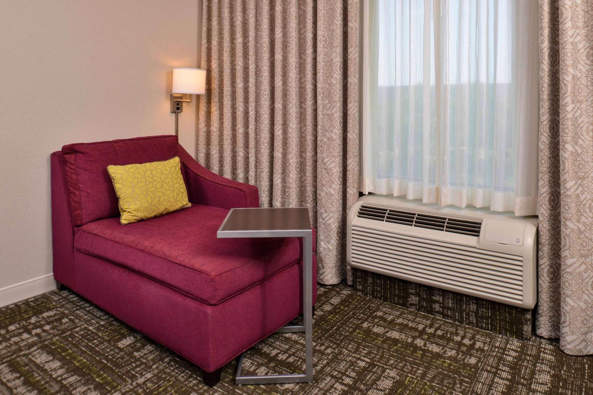 Hampton Inn&Suites Dallas Market Center Exteriör bild