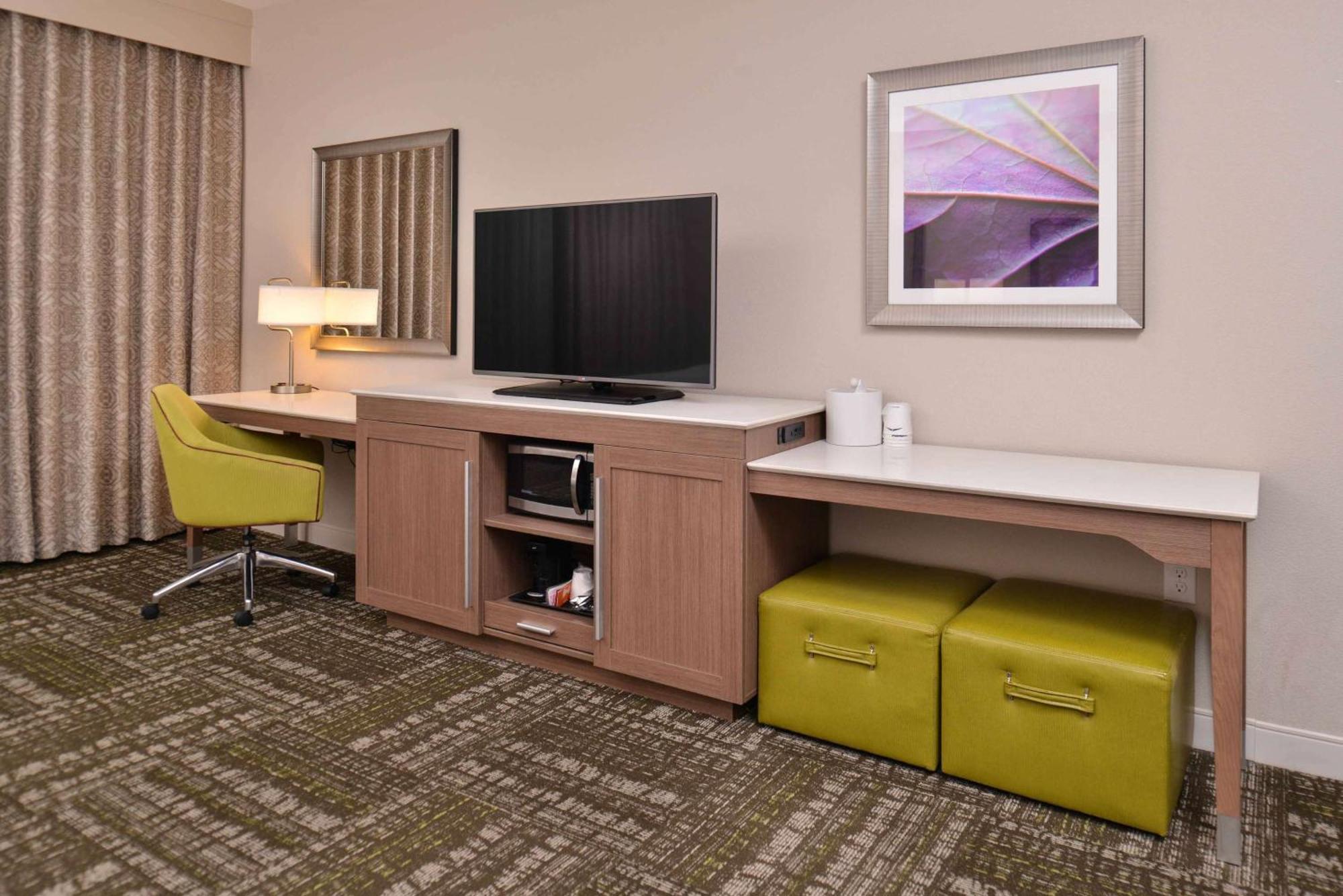 Hampton Inn&Suites Dallas Market Center Exteriör bild